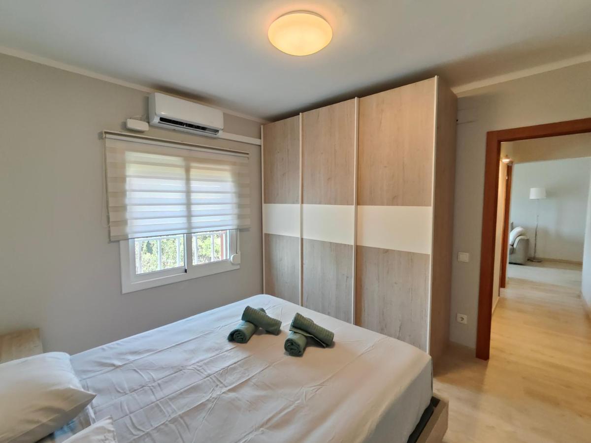 Family Apartment Besos Sant Adria de Besos Eksteriør bilde